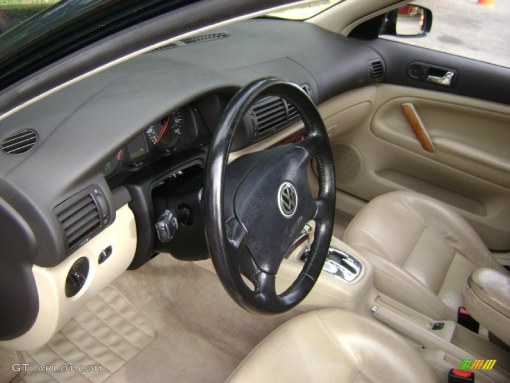 1999 Passat GLS V6 Sedan - Royal Green Pearl / Beige photo #21