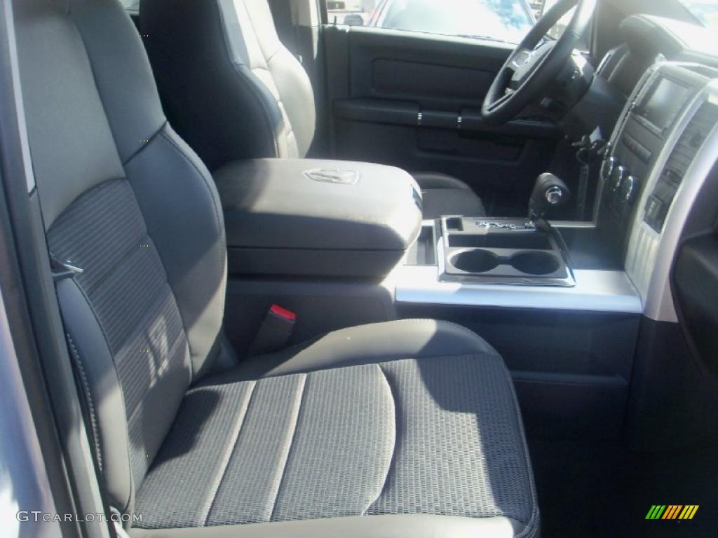 2011 Ram 1500 Sport Quad Cab 4x4 - Bright Silver Metallic / Dark Slate Gray photo #21