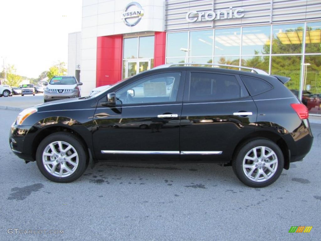 2011 Rogue SL - Wicked Black / Black photo #2