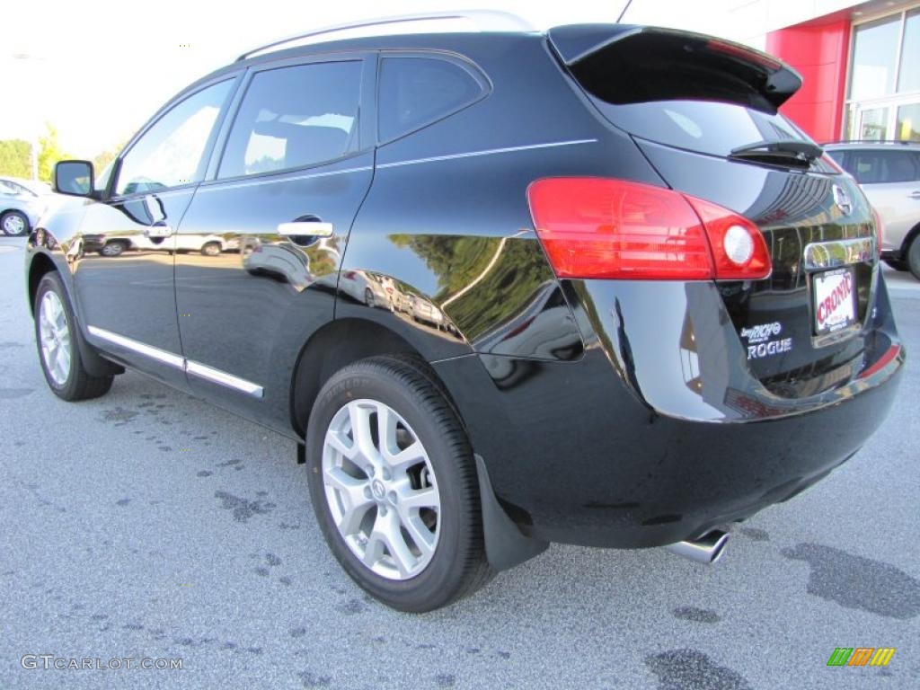 2011 Rogue SL - Wicked Black / Black photo #3
