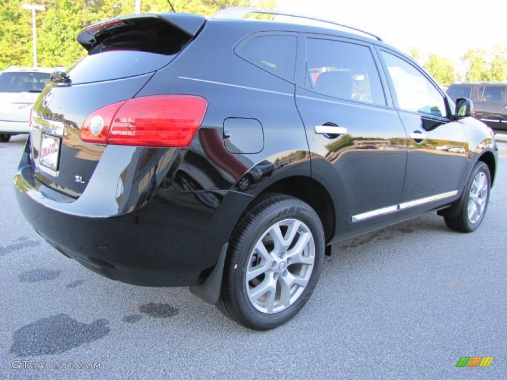 2011 Rogue SL - Wicked Black / Black photo #5