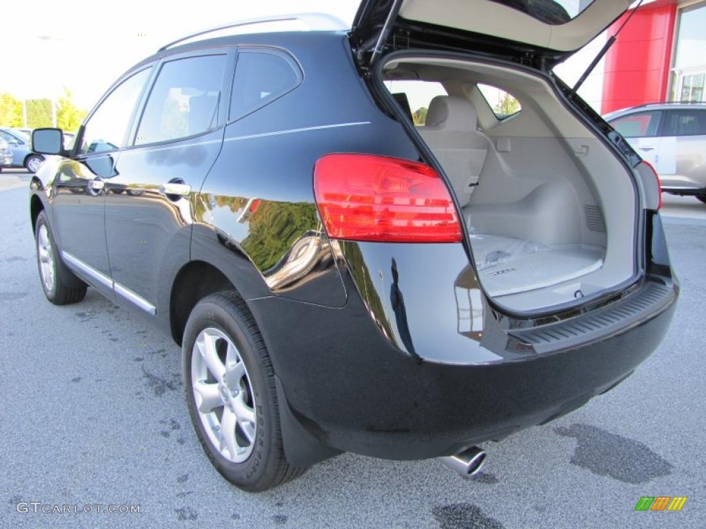 2011 Rogue SV - Wicked Black / Gray photo #12