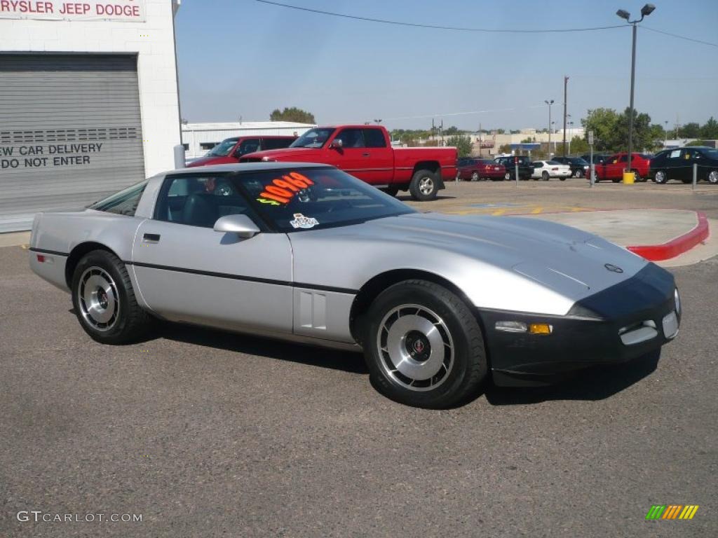1984 Corvette Coupe - Bright Silver Metallic / Graphite photo #3