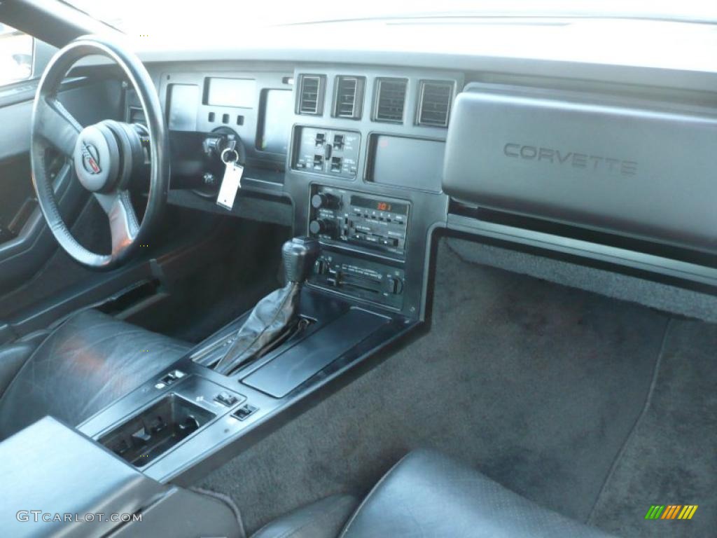 1984 Corvette Coupe - Bright Silver Metallic / Graphite photo #12