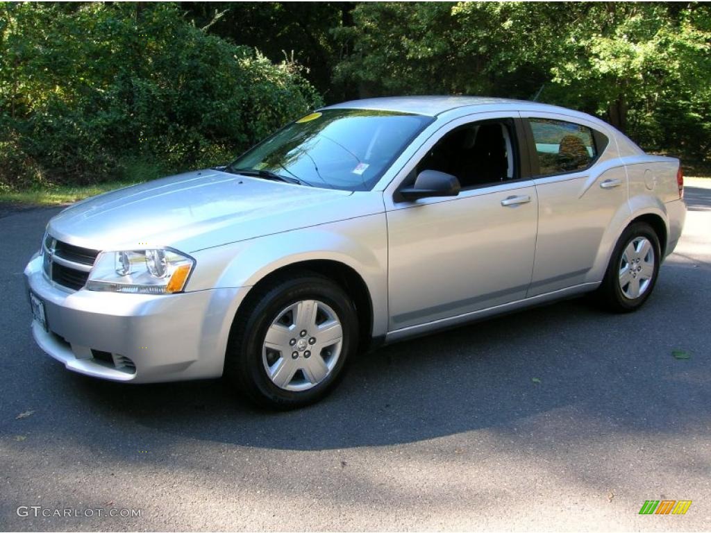 Bright Silver Metallic Dodge Avenger