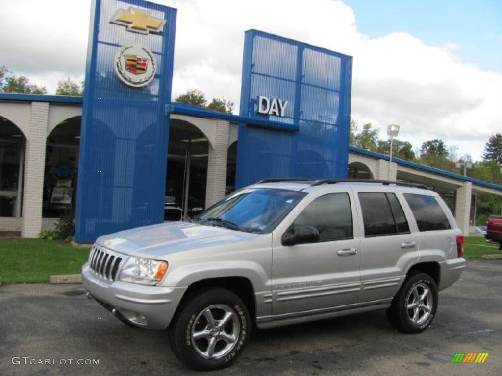 2002 Grand Cherokee Overland 4x4 - Bright Silver Metallic / Dark Slate Gray/Light Slate Gray photo #1