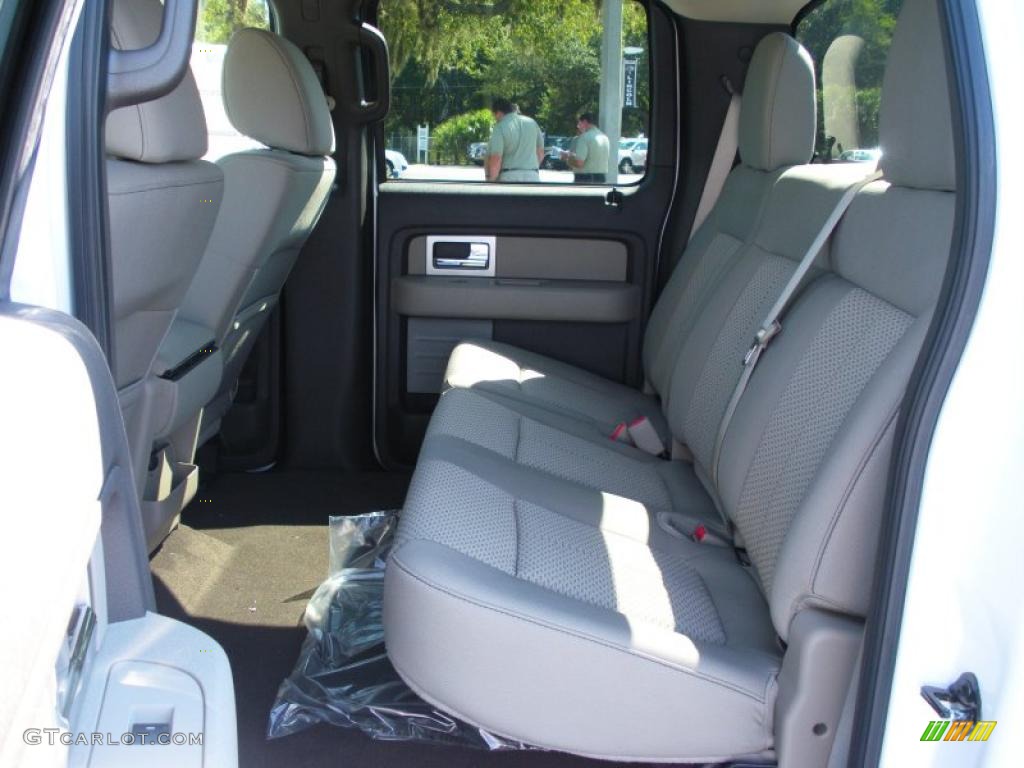 2010 F150 XLT SuperCrew - Oxford White / Medium Stone photo #6