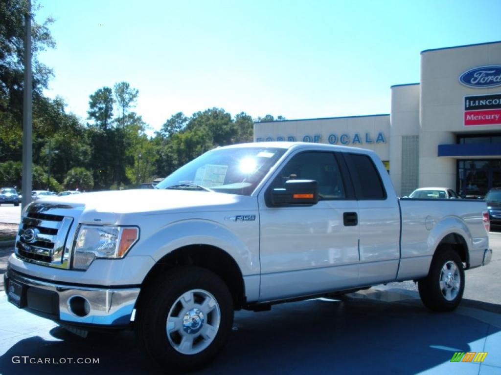 2010 F150 XLT SuperCab - Ingot Silver Metallic / Medium Stone photo #1