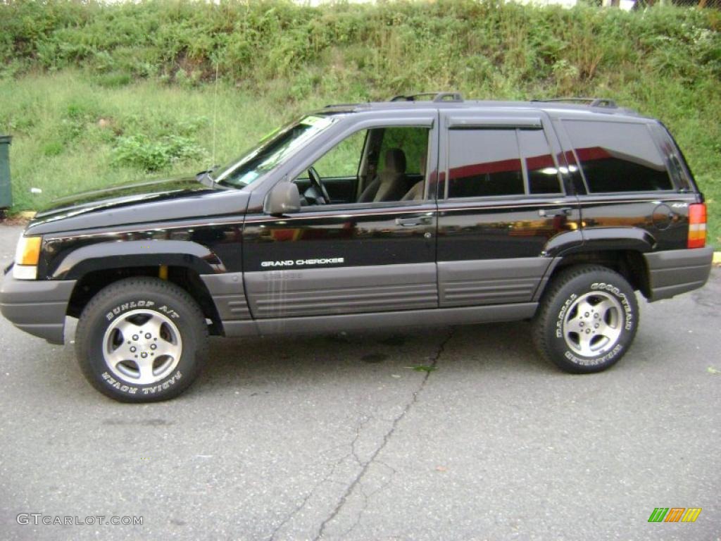 1998 Grand Cherokee Laredo 4x4 - Black / Gray photo #2