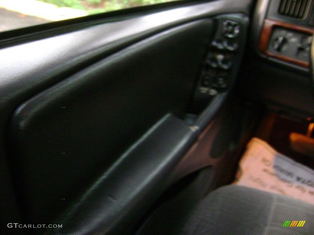 1998 Grand Cherokee Laredo 4x4 - Black / Gray photo #21