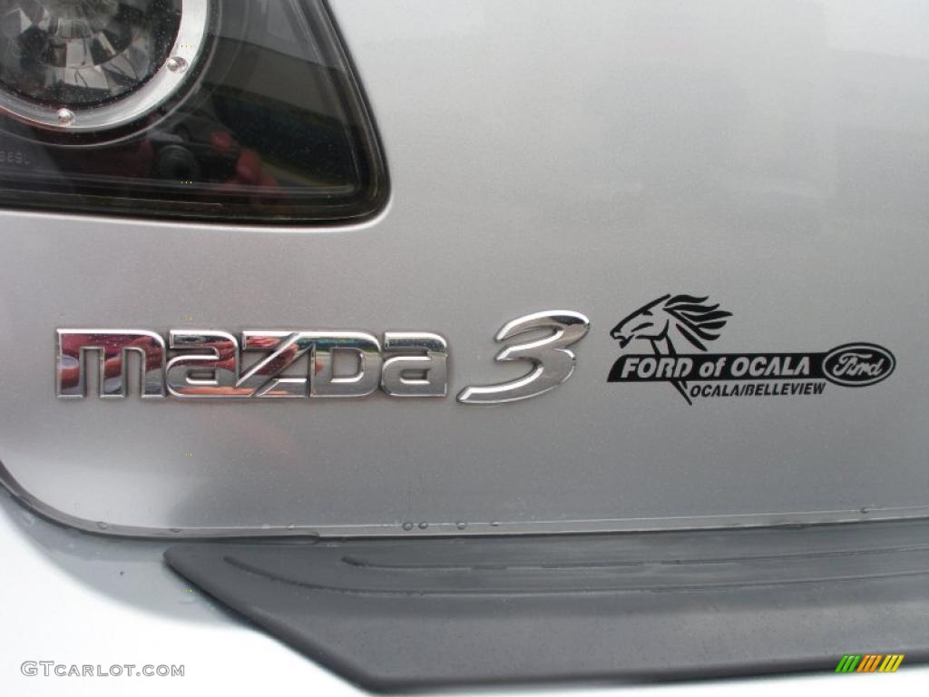 2005 MAZDA3 s Hatchback - Sunlight Silver Metallic / Black/Red photo #9