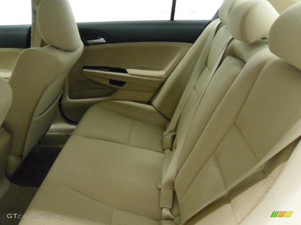 2011 Accord LX Sedan - Taffeta White / Ivory photo #16