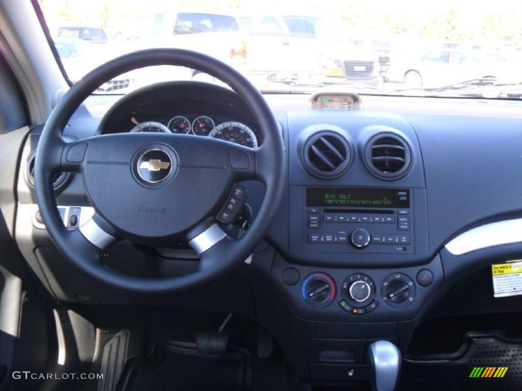 2010 Aveo LT Sedan - Victory Red / Charcoal photo #15