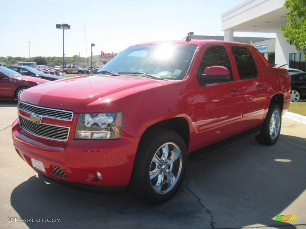 2007 Avalanche LTZ - Victory Red / Ebony photo #1