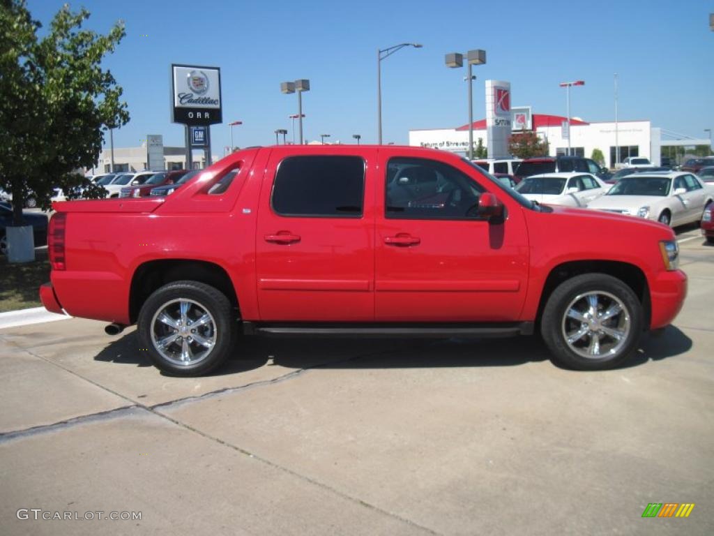 2007 Avalanche LTZ - Victory Red / Ebony photo #4