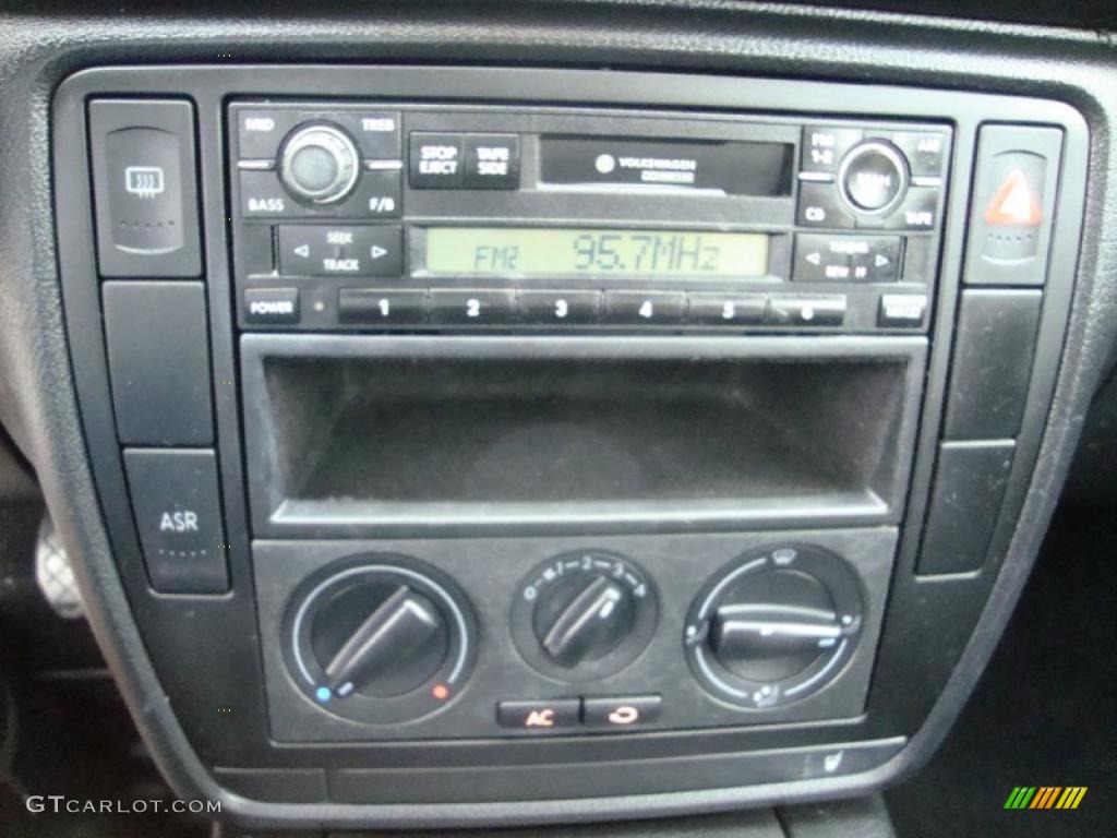 2000 Passat GLS 1.8T Wagon - Satin Silver Metallic / Black photo #44