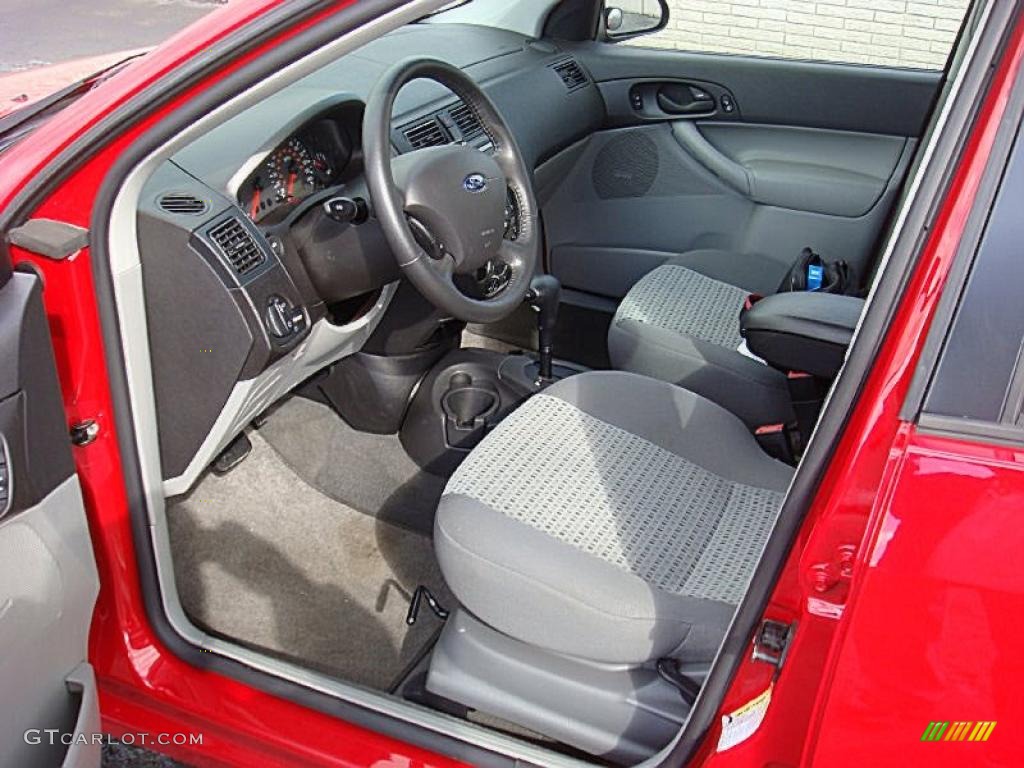 2006 Focus ZX4 SES Sedan - Infra-Red / Dark Flint/Light Flint photo #9