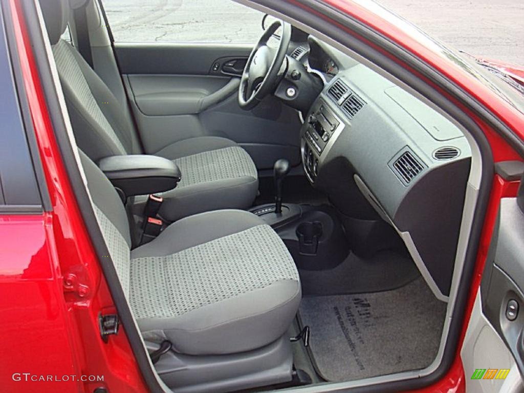 2006 Focus ZX4 SES Sedan - Infra-Red / Dark Flint/Light Flint photo #10