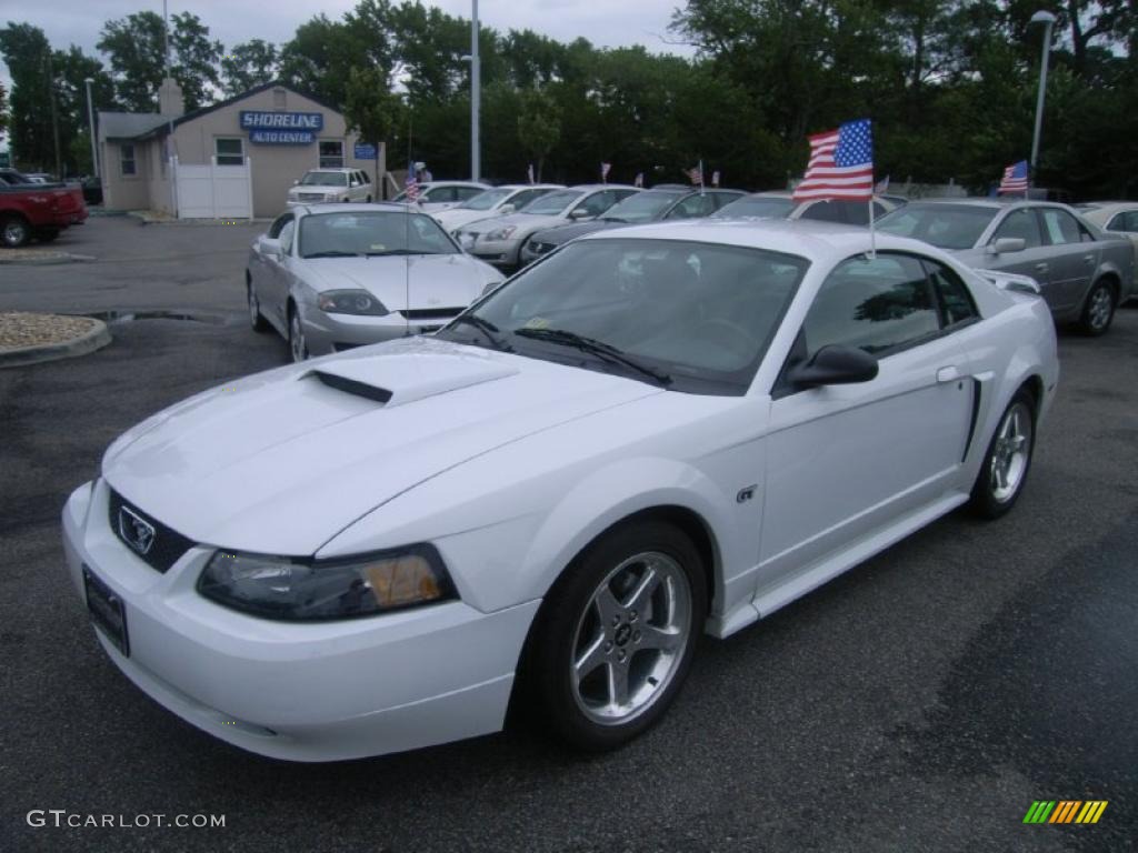 2003 Mustang GT Coupe - Oxford White / Dark Charcoal photo #1