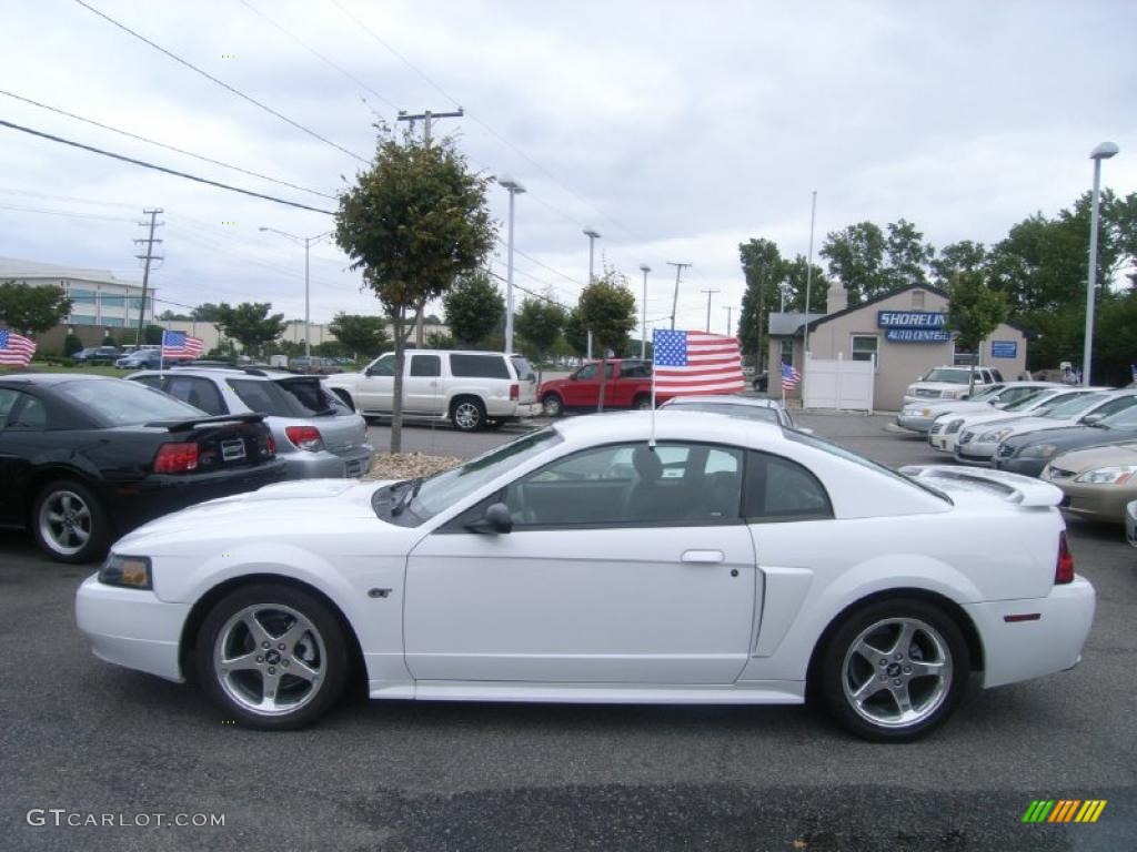 2003 Oxford White Ford Mustang Gt Coupe 37424107 Photo 2 2003 Mustang Gt Coupe Oxford White Dark Charcoal Photo 2
