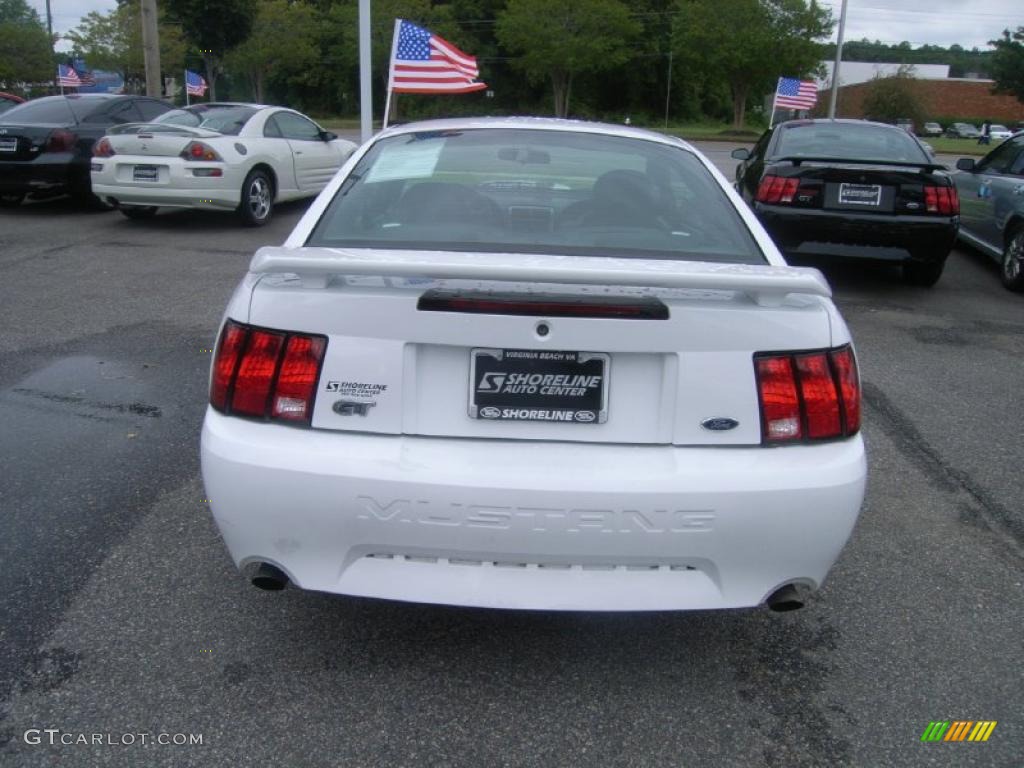 2003 Mustang GT Coupe - Oxford White / Dark Charcoal photo #4