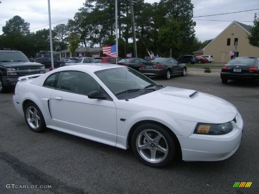2003 Mustang GT Coupe - Oxford White / Dark Charcoal photo #7