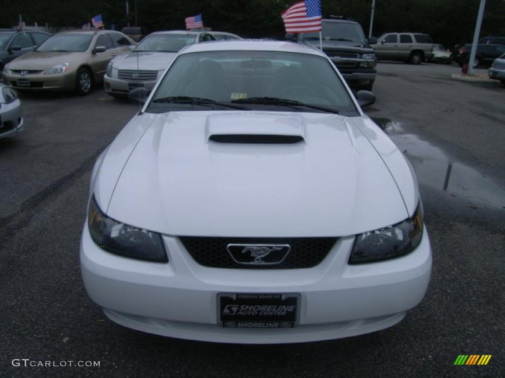 2003 Mustang GT Coupe - Oxford White / Dark Charcoal photo #8