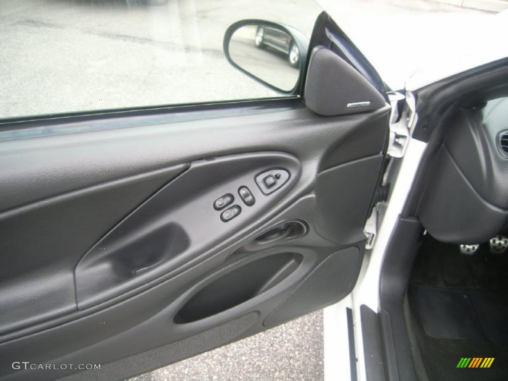 2003 Mustang GT Coupe - Oxford White / Dark Charcoal photo #13