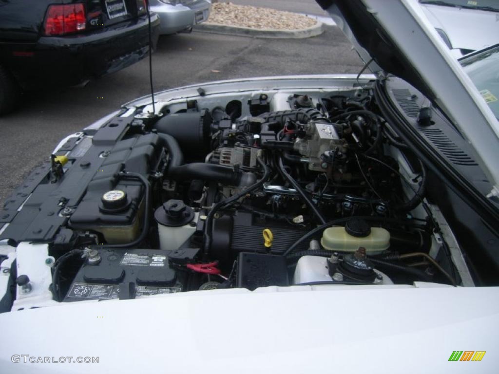 2003 Mustang GT Coupe - Oxford White / Dark Charcoal photo #21