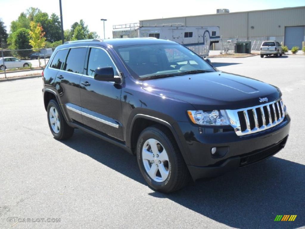 2011 Grand Cherokee Laredo X Package 4x4 - Blackberry Pearl / Black photo #5