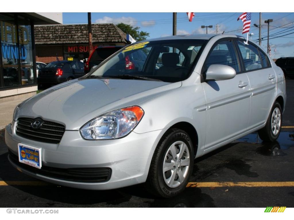 2009 Accent GLS 4 Door - Platinum Silver / Gray photo #1