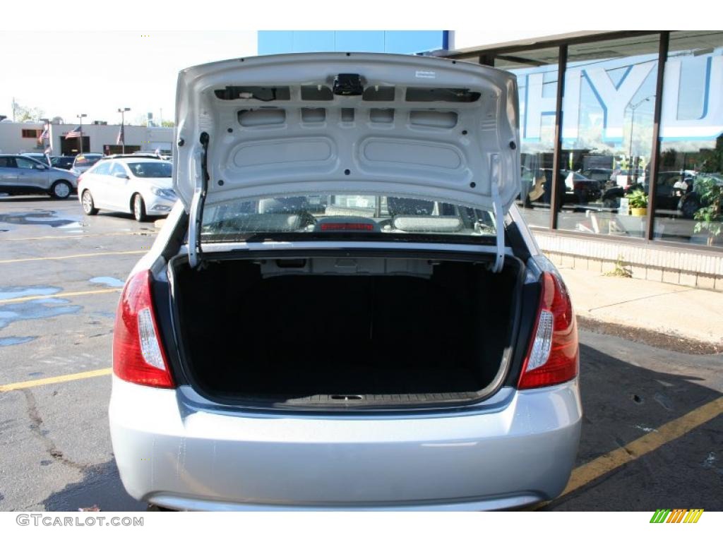 2009 Accent GLS 4 Door - Platinum Silver / Gray photo #9
