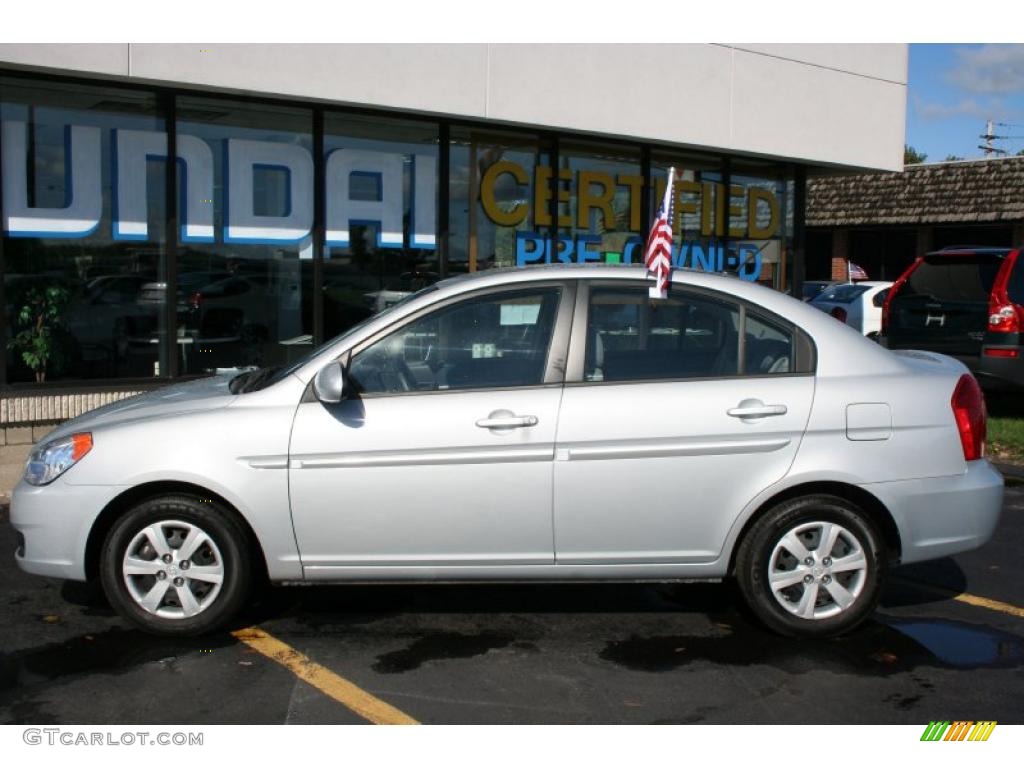 2009 Accent GLS 4 Door - Platinum Silver / Gray photo #11