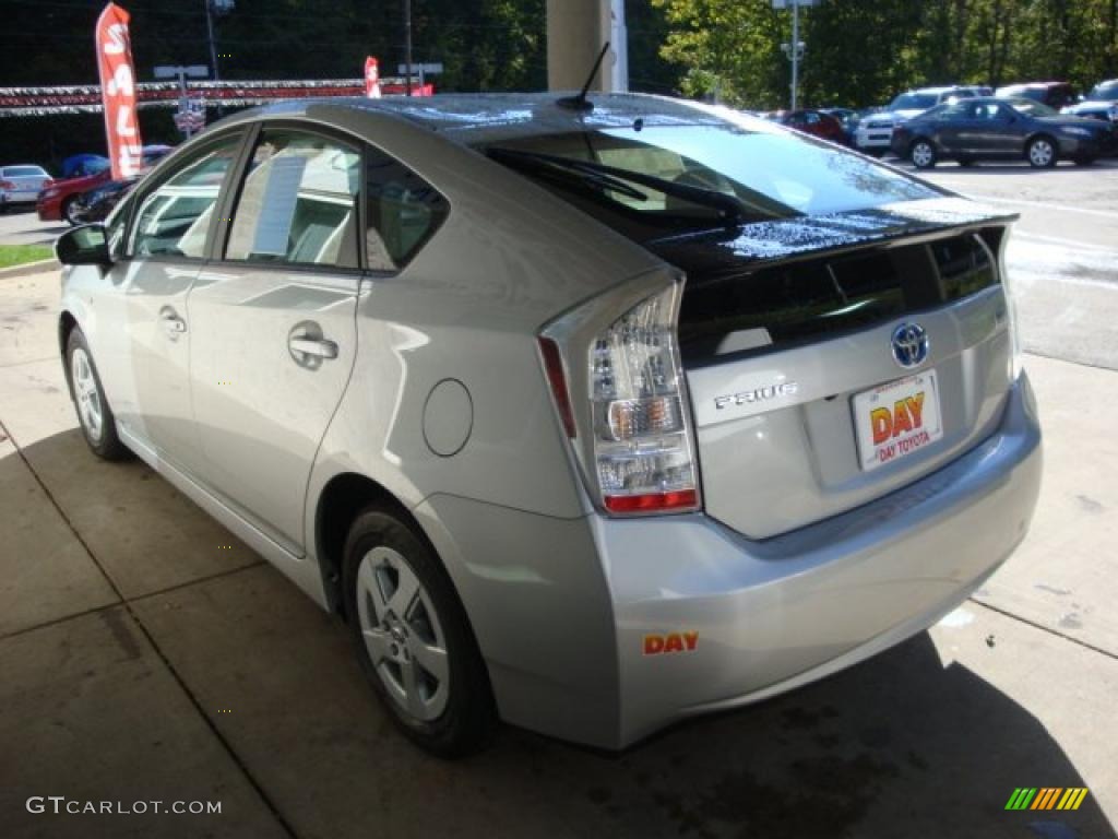 2010 Prius Hybrid III - Classic Silver Metallic / Misty Gray photo #4