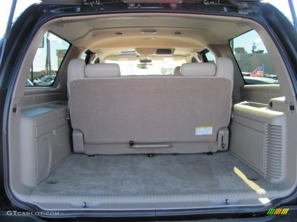 2004 Chevrolet Suburban 1500 Z71 4x4 Trunk Photo #37489097