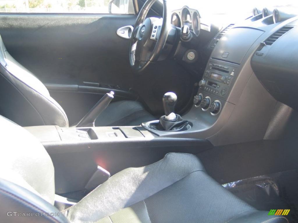 Charcoal Interior 2003 Nissan 350Z Touring Coupe Photo #37490237