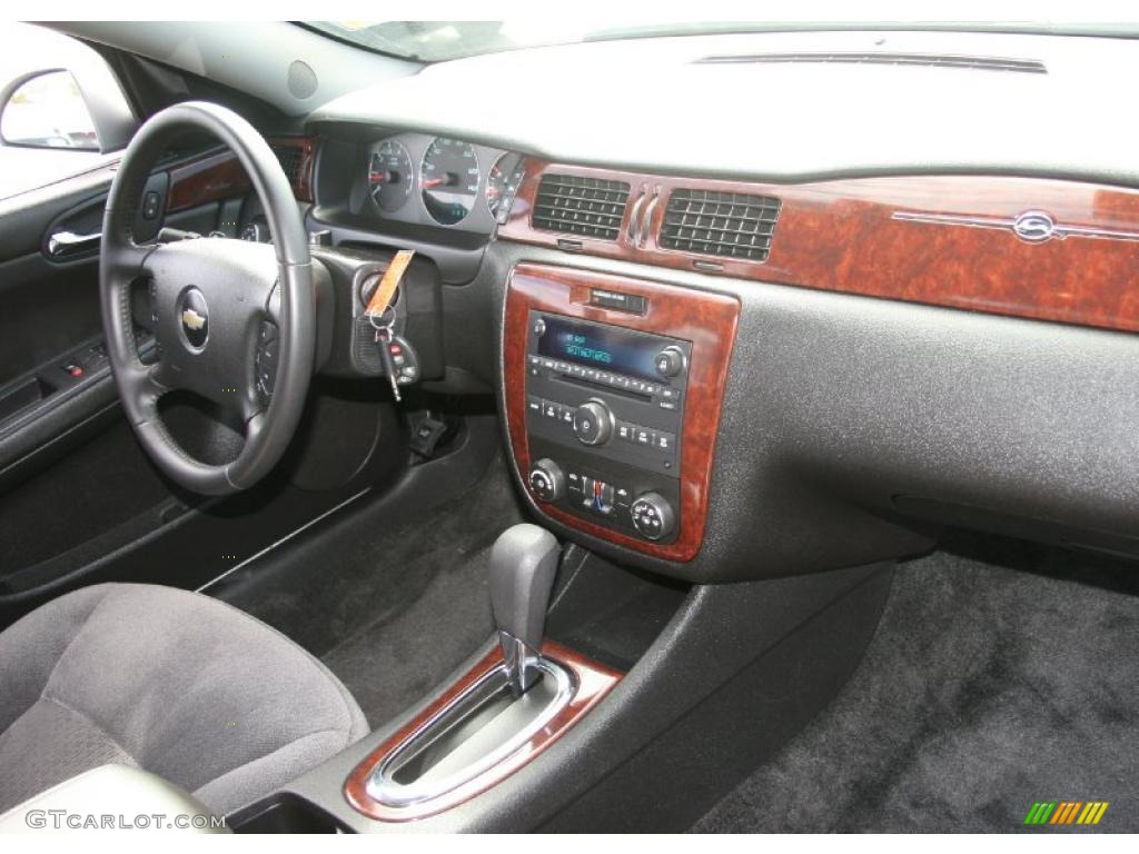 2010 Impala LT - Silver Ice Metallic / Gray photo #17