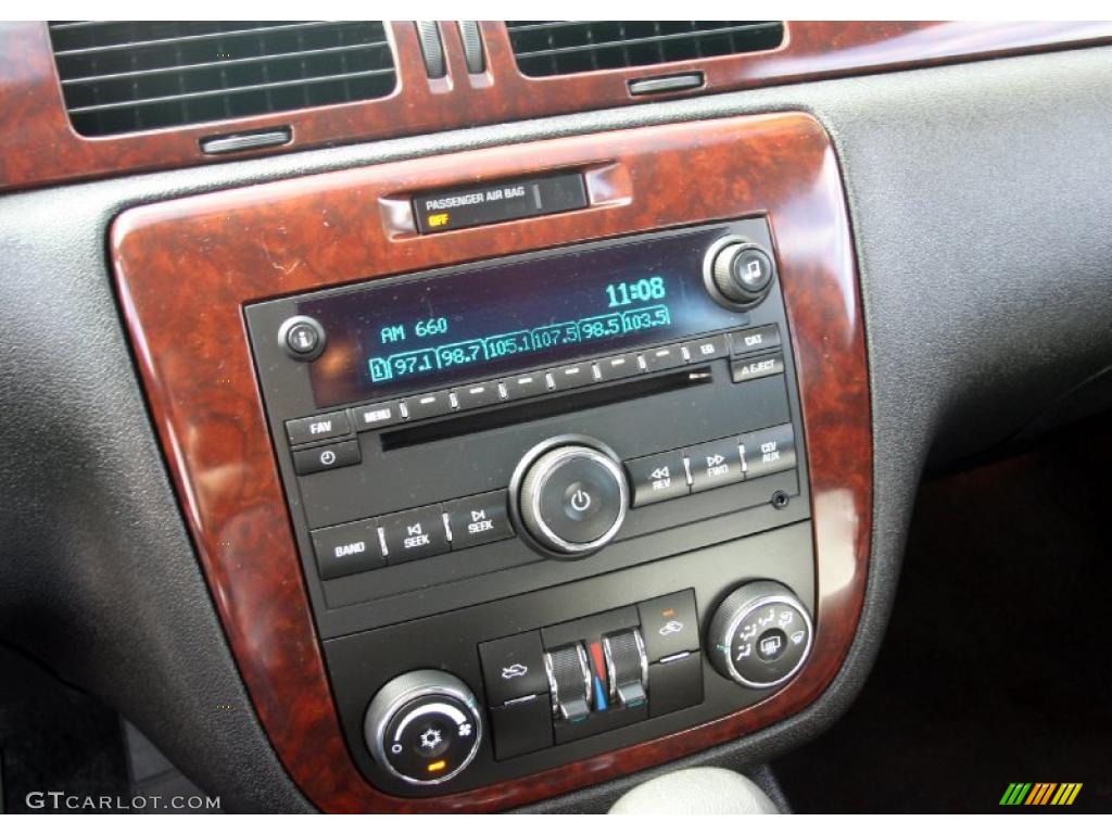 2010 Impala LT - Silver Ice Metallic / Gray photo #22