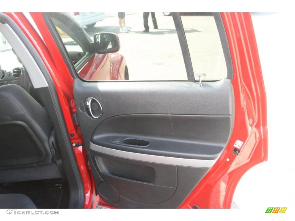 2010 HHR LT - Victory Red / Ebony photo #15