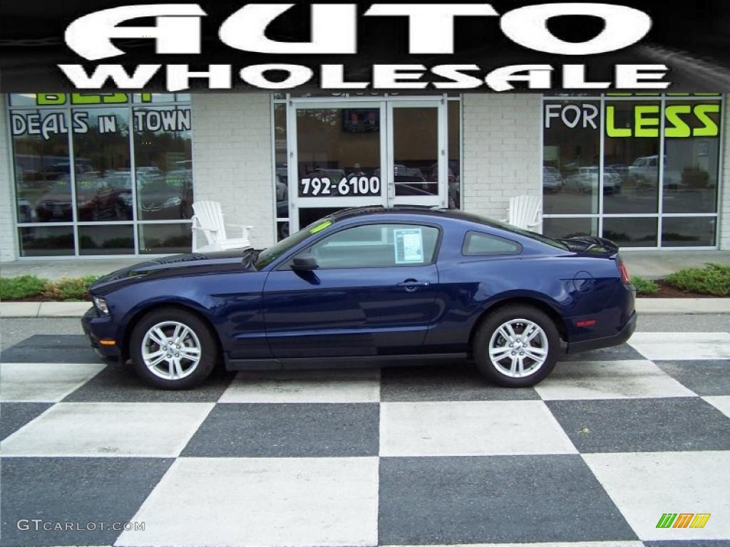 Kona Blue Metallic Ford Mustang