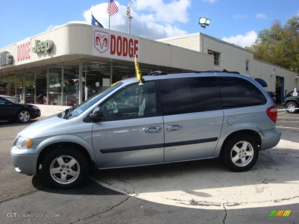 2005 Caravan SXT - Butane Blue Pearl / Medium Slate Gray photo #1