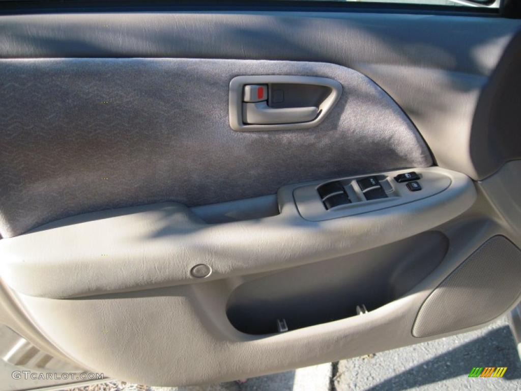1999 Camry LE - Cashmere Beige Metallic / Oak photo #6