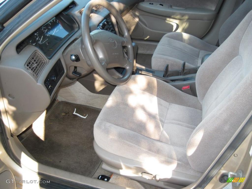 1999 Camry LE - Cashmere Beige Metallic / Oak photo #7
