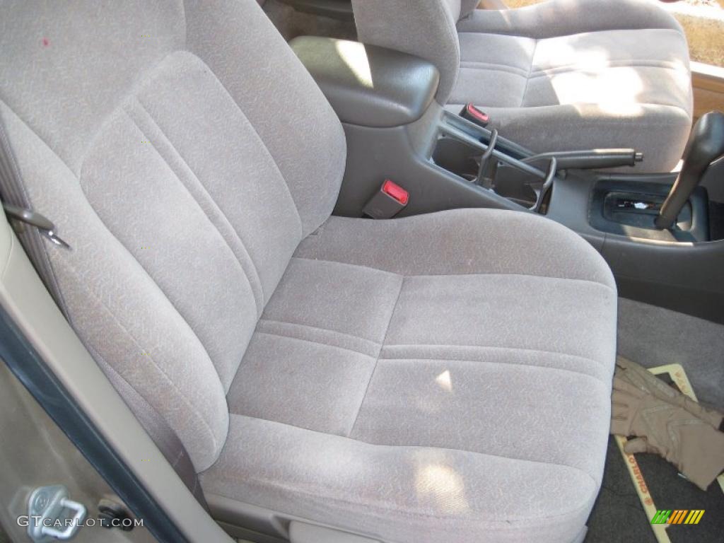 1999 Camry LE - Cashmere Beige Metallic / Oak photo #11