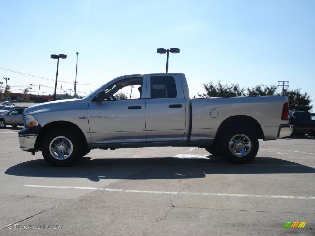 2011 Ram 1500 ST Quad Cab 4x4 - Bright Silver Metallic / Dark Slate Gray/Medium Graystone photo #6