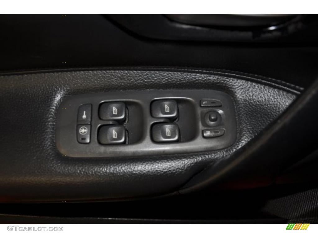 2002 S60 2.4 - Red / Graphite photo #12