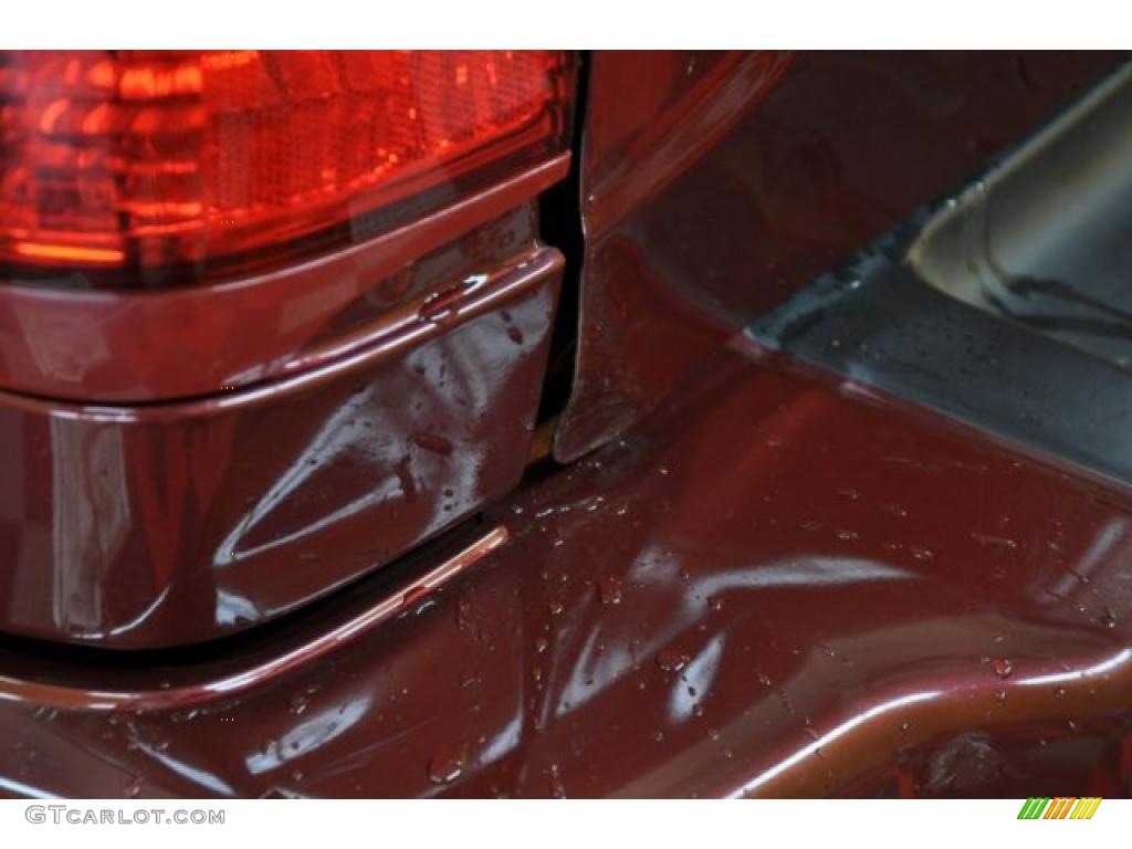2001 QX4 4x4 - Burgundy Metallic / Graphite photo #24