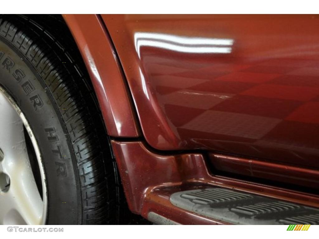 2001 QX4 4x4 - Burgundy Metallic / Graphite photo #26