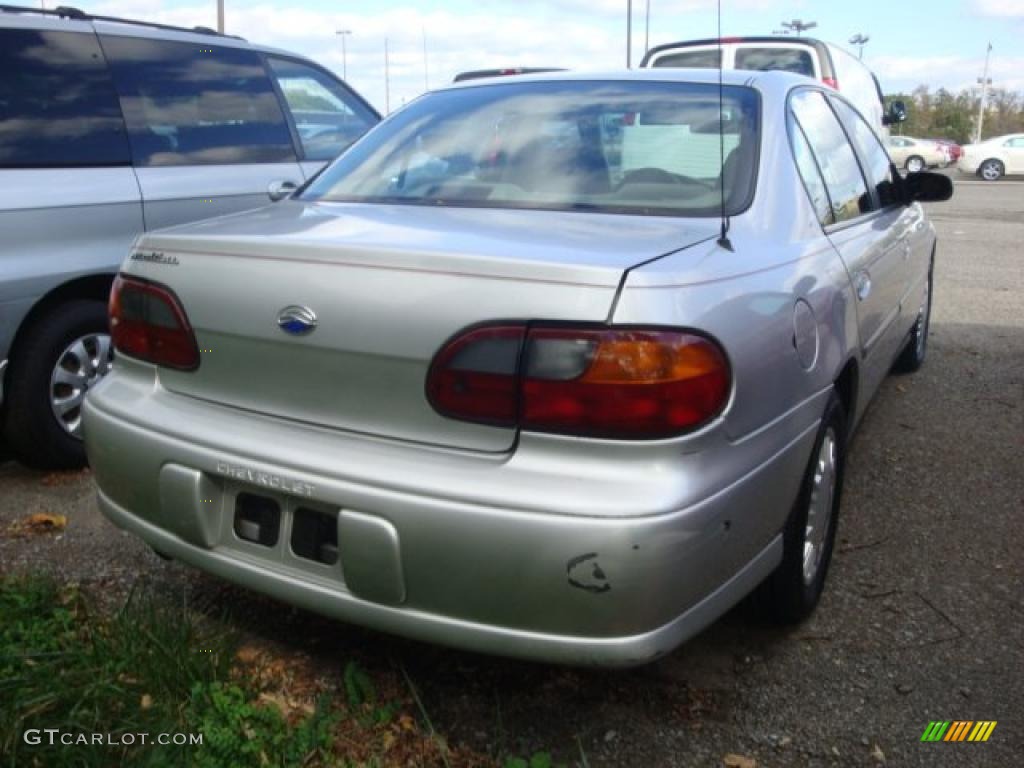 2003 Malibu Sedan - Galaxy Silver Metallic / Gray photo #2