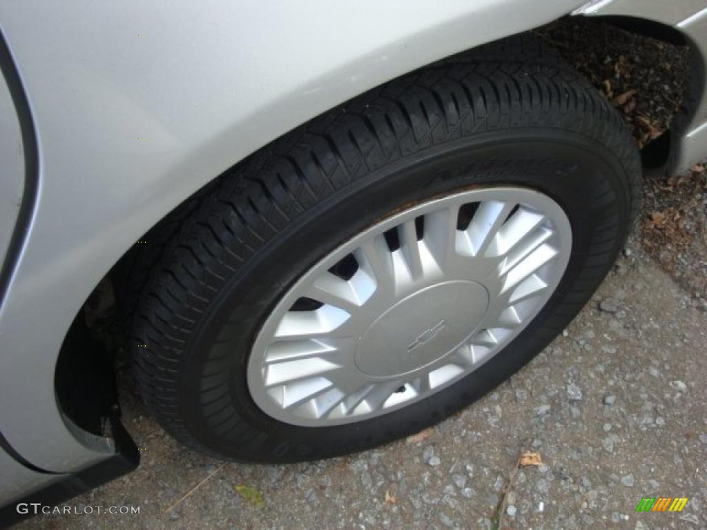 2003 Malibu Sedan - Galaxy Silver Metallic / Gray photo #7
